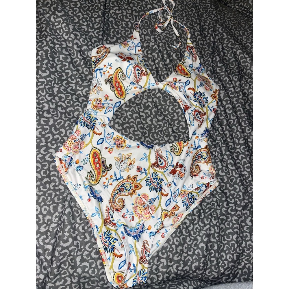 One piece swimsuit